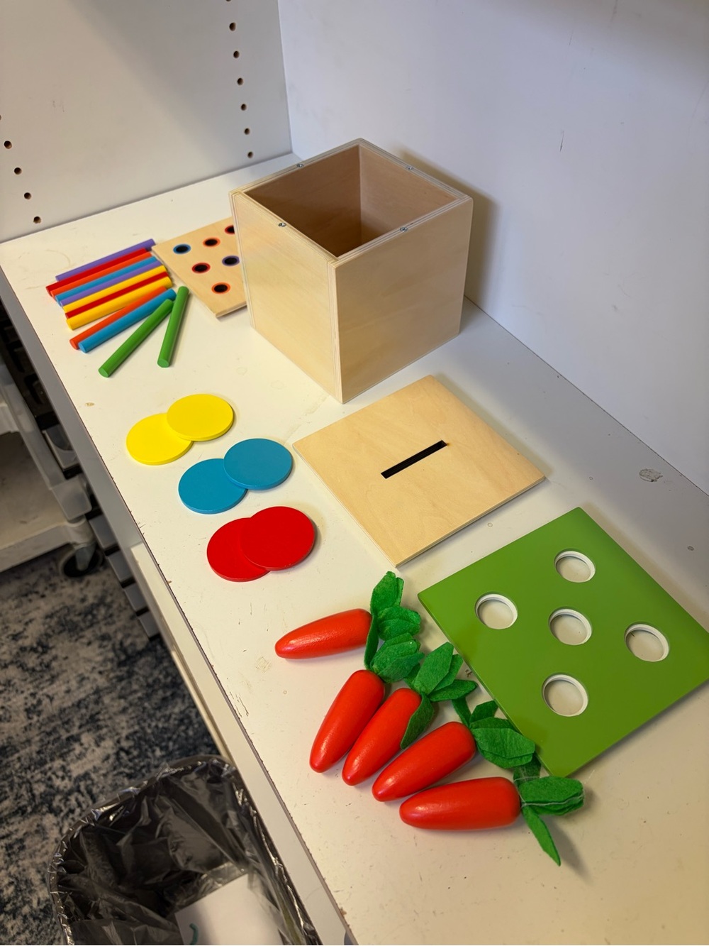 Wooden Kids Counting and Fine Motor Activity Set - Green & Red Blue